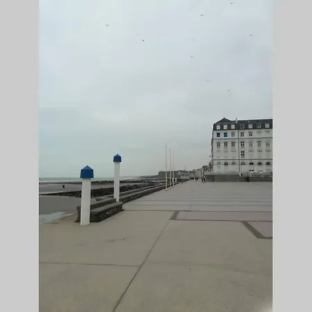 Cosy Neuf Pres De La Mer,balcon Et Parking Gratuit Daire *